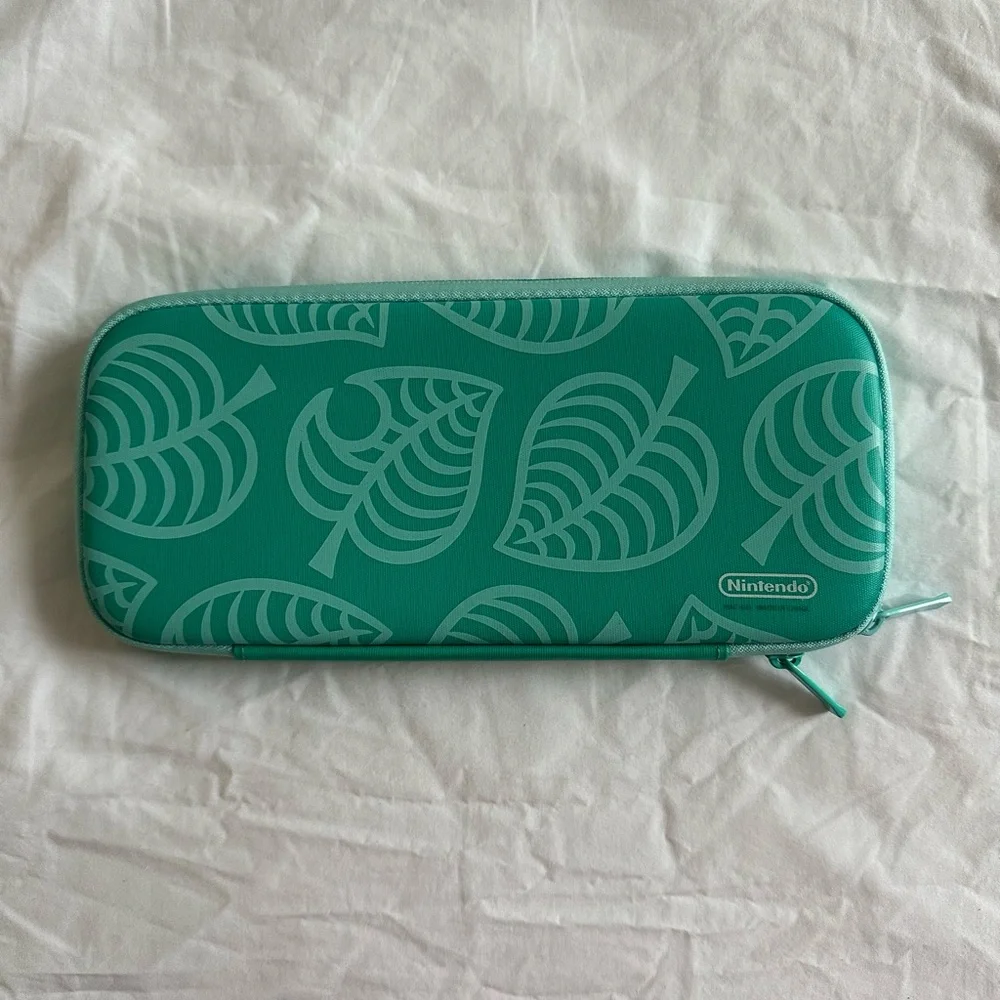Nintendo Switch™ Animal Crossing™: New Horizons Aloha Edition Carry Case